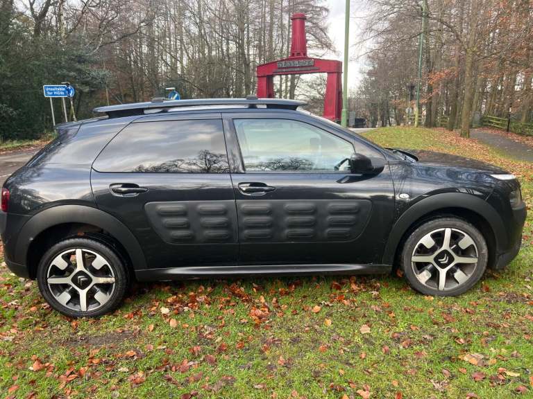 CITROEN C4 CACTUS 1.6 BlueHDi Flair Black Manual satellite navigationDiesel 2016