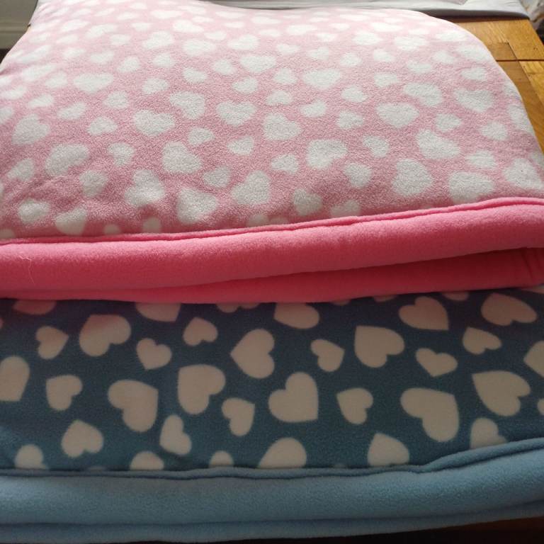 Dog snuggle sack 64cm x62 cm