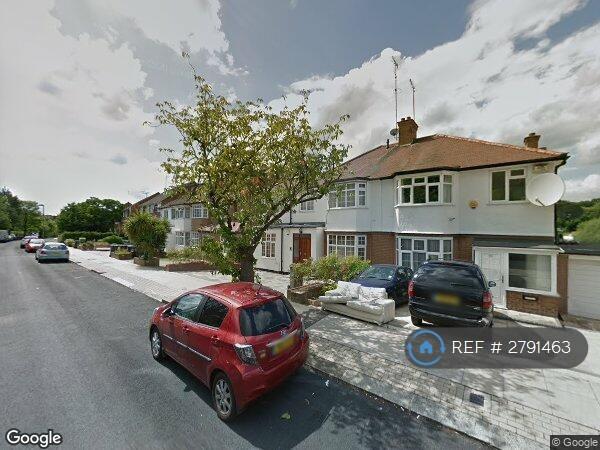 Studio flat in Hurstwood Road, London, NW11 (#2791463)