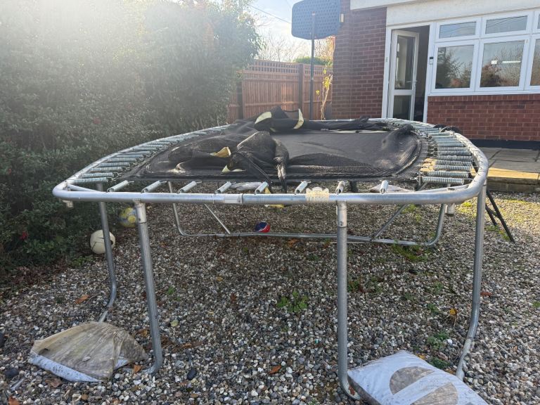 image for Free - Collection and Dismantle - Trampoline 