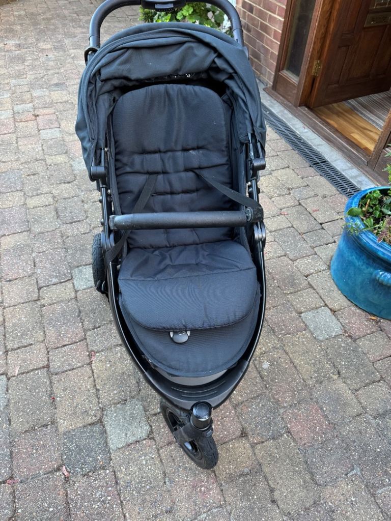 Roma Atlas 5-Wheel All Terrain Baby Stroller - Black, Good Condition
