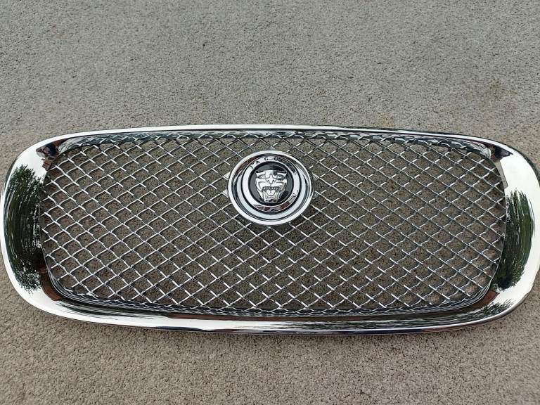 NEW, BOXED, GENUINE, OEM, Jaguar XF X250 Chrome Front Bumper Grill With Badge (2008 - 2011)