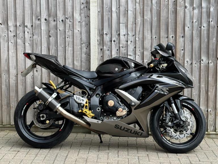 SUZUKI GSXR 750 L0 2010 (60) SUPER SPORT + COLA BROWN + BIG SPEC