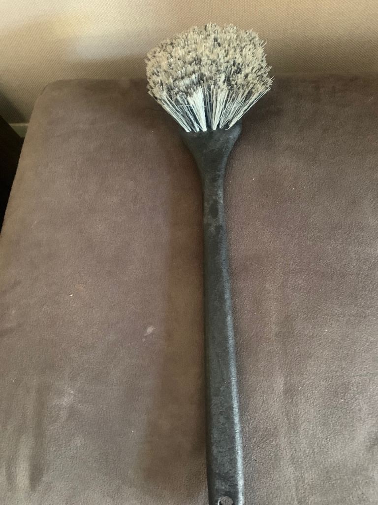 Adams Polishes wheel arch brush