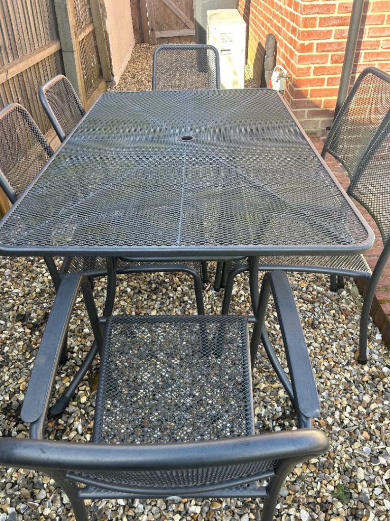Metal garden table
