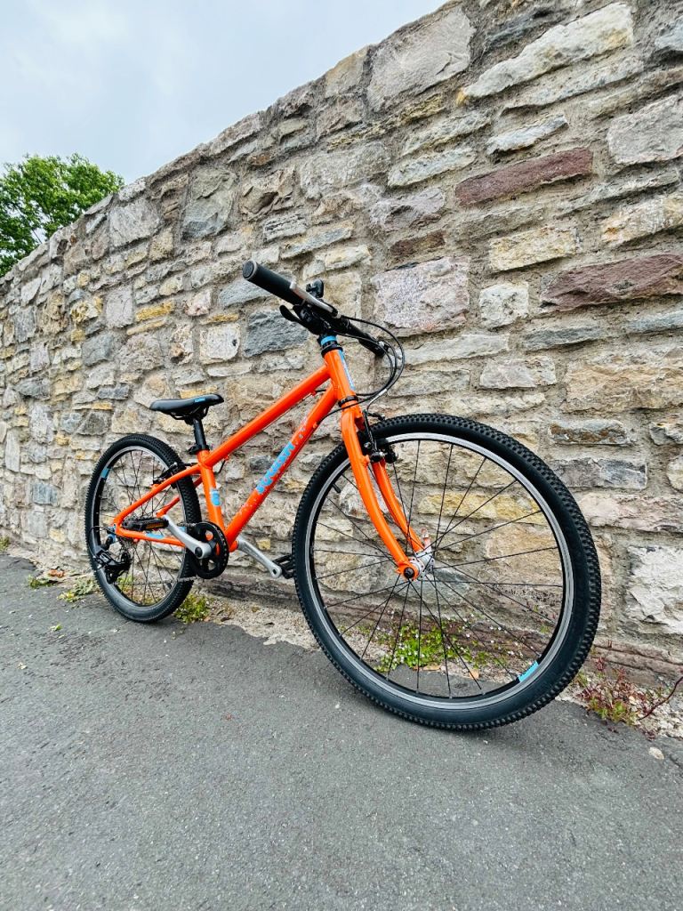 SQUISH KIDS BIKE IN EXCELLENT CONDITION 