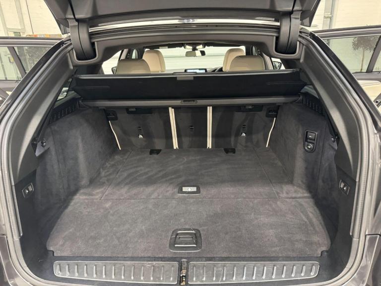  BMW 5 Series 3.0 530d M Sport Touring 5dr Diesel Auto xDrive Euro 6 (s/s) (265 ps) Diesel Automatic