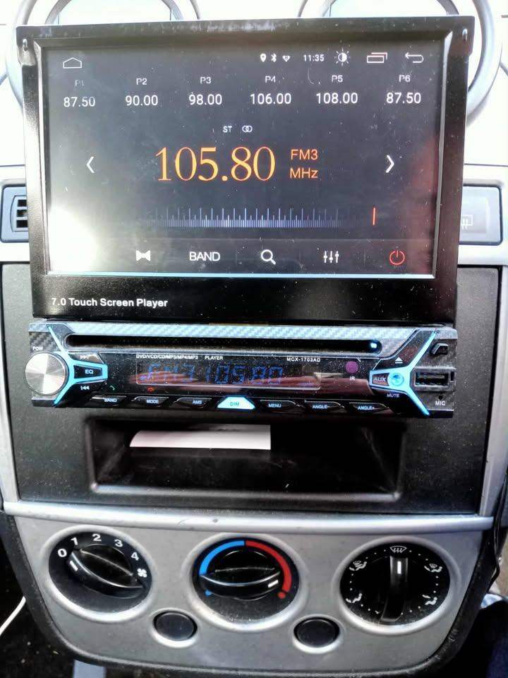 car stereo  flip out screen  , multimedia player 