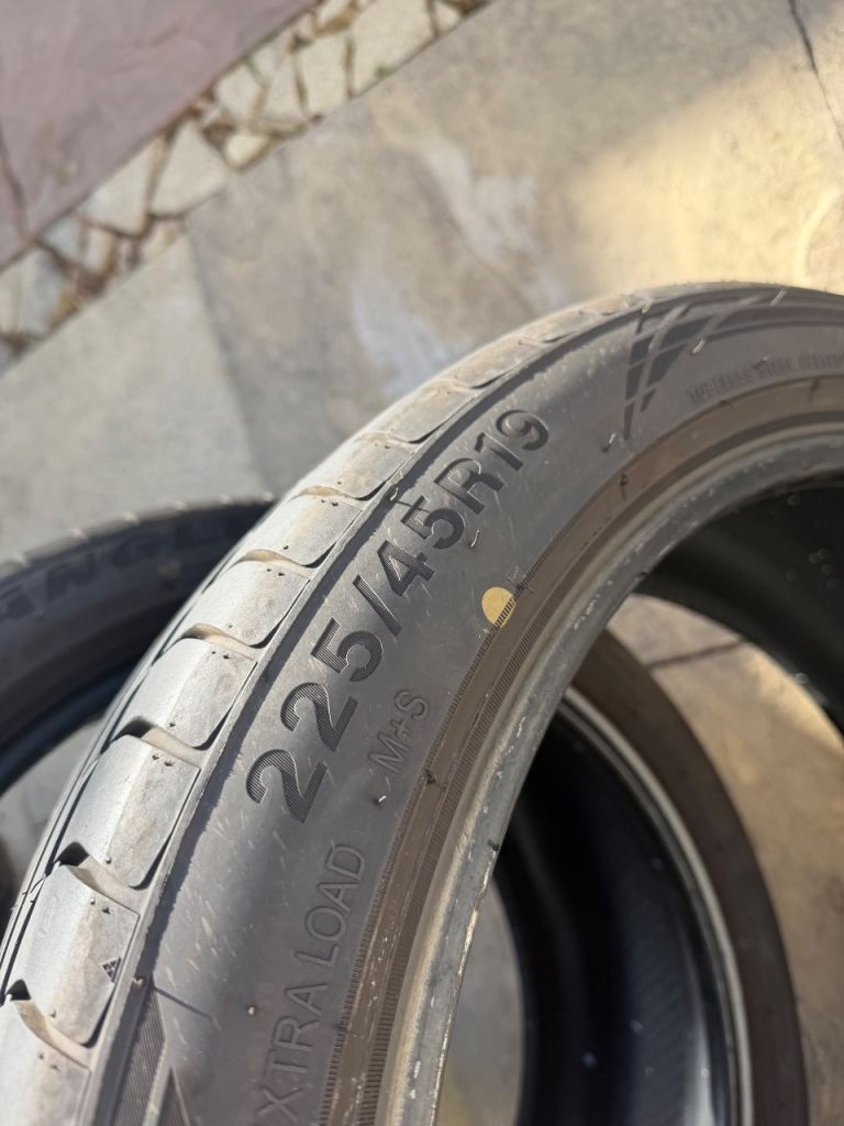 225/45R19