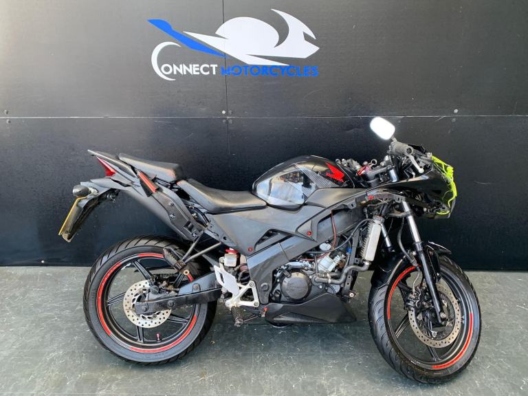 HONDA CBR 125 R-D 2014 PROJECT BIKE HPI CLEAR 