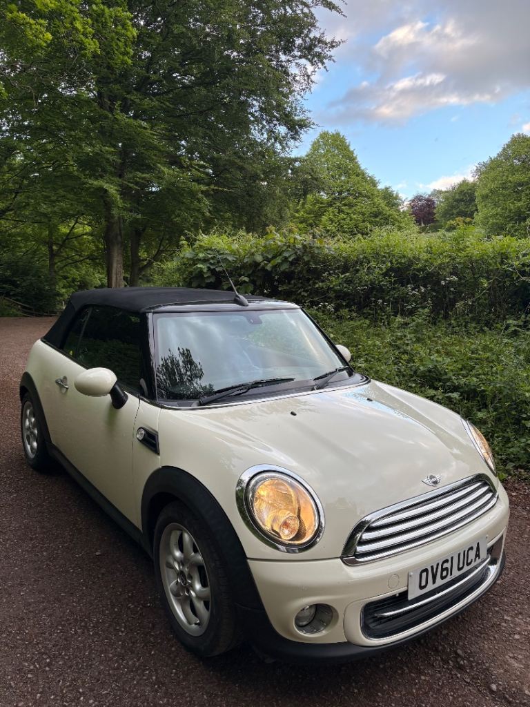 Mini, CONVERTIBLE, Convertible, 2011, Manual, 1598 (cc), 2 doors