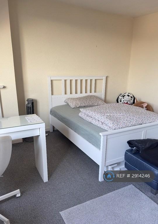 1 bedroom in Hale Lane, Edgware, HA8 (#2914246)