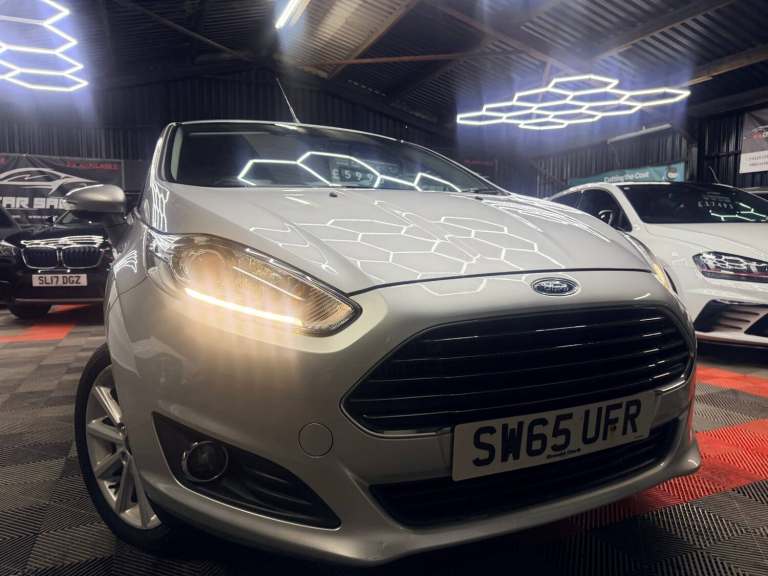 2015 Ford Fiesta 1.0 EcoBoost Titanium 5dr Powershift HATCHBACK Petrol Automatic