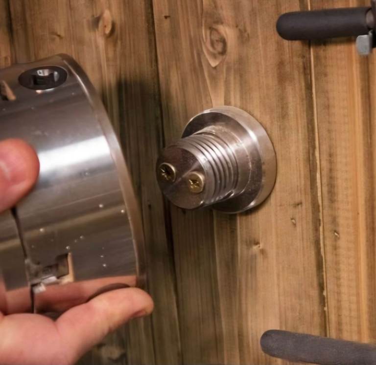 Axminster metal M33 x 3.5mm chuck wall mount available 