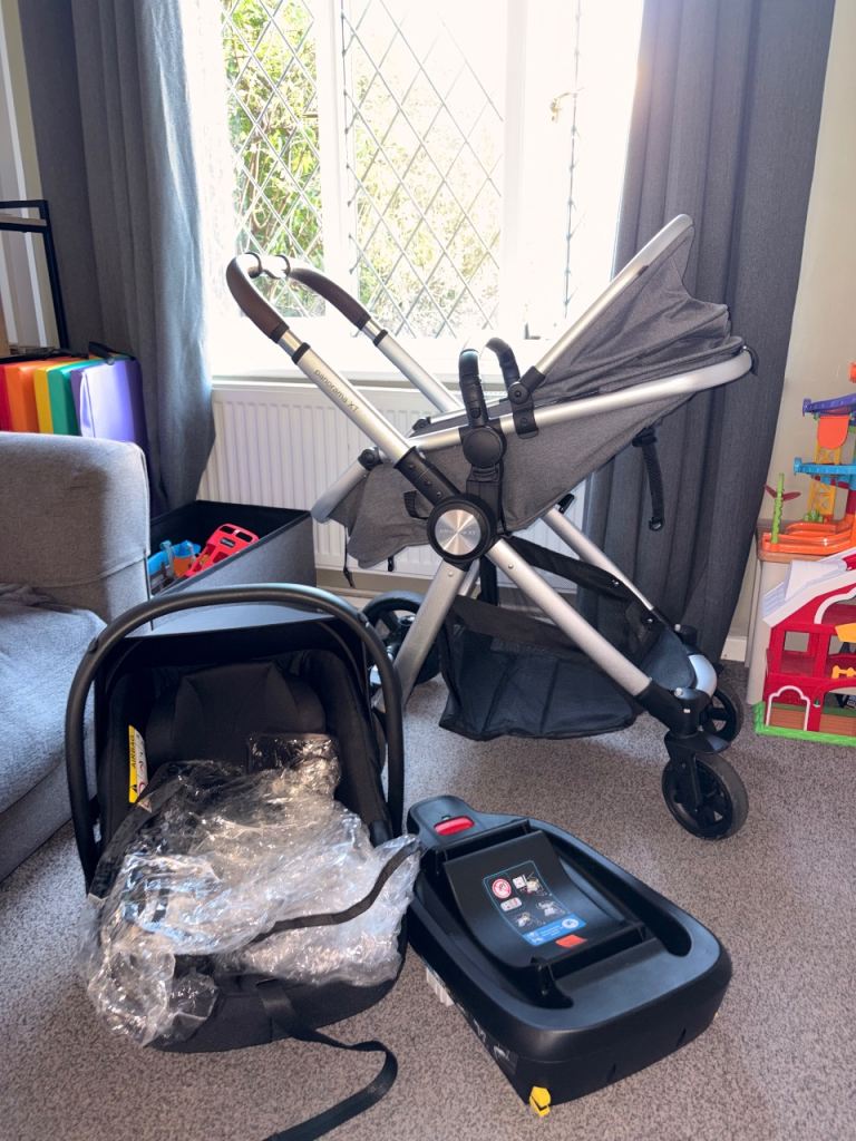 Panorama Xti Travel System with Pram, Pushchair, Car Seat and ISOFIX Base