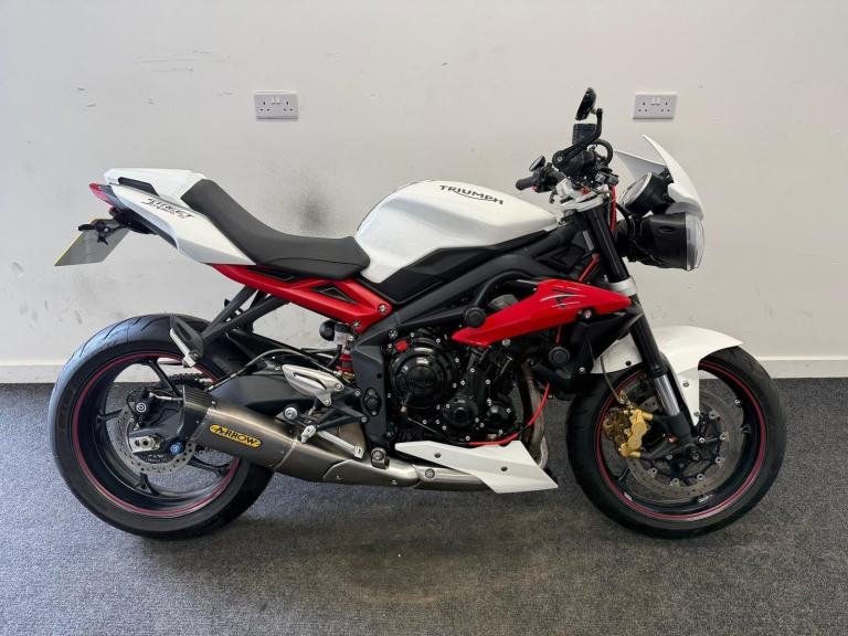 TRIUMPH STREET TRIPLE R ** MOT MARCH 2027 - 3951 MILES ONLY - ARROW EXHAUST ** 