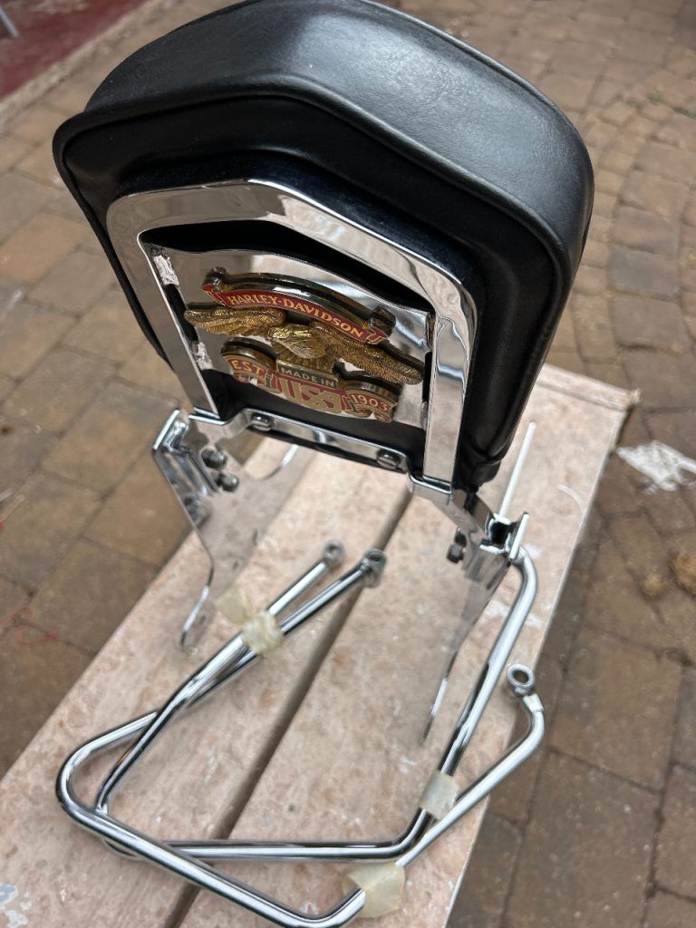 1200 sportster back rest (2006)