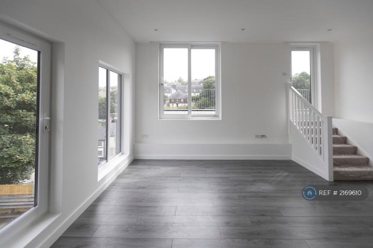 2 bedroom flat in The Headlands, Penryn, TR10 (2 bed) (#2169610)