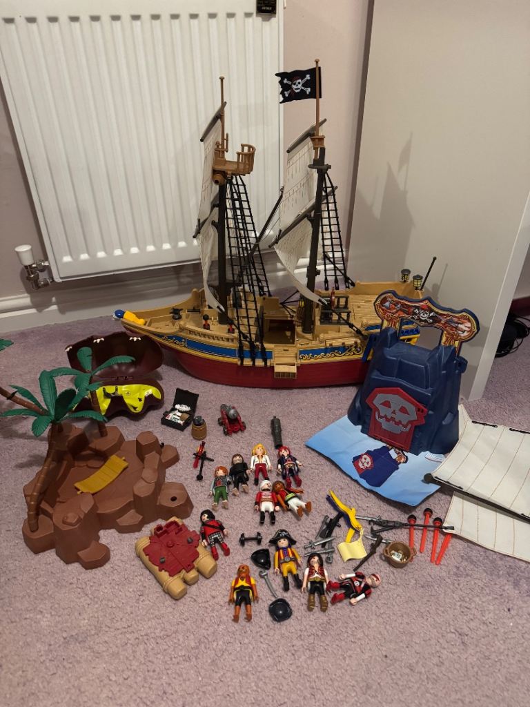 Playmobil pirate ship plus lots extras 