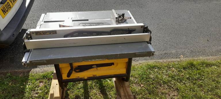Dewalt 745 Table saw