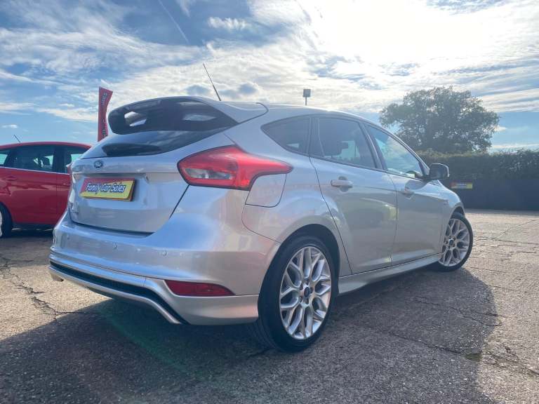 FORD FOCUS 1.5 ST-LINE DIESEL VERY GOOD CONDITION NEW CAMBELT KIT SERVICE MOT