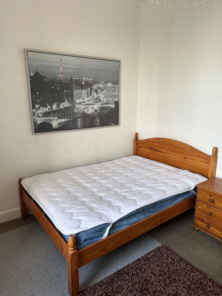 HAYMARKET  area , Double room for rent in a shared flat 