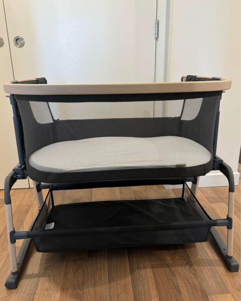 Maxi-Cosi Iora Air Bedside Crib - Beyond Graphite