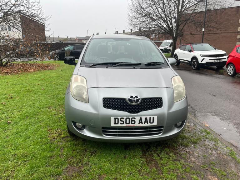 Automatic Yaris 1.3 ulez free 