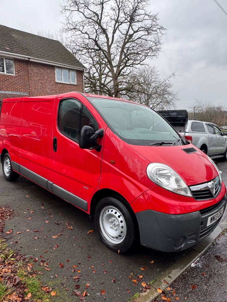 2013 Vauxhall vivaro lwb low mileage 12months mot 