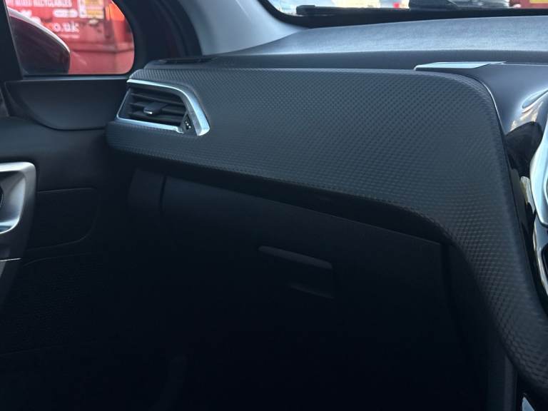 2018 Peugeot 2008 1.2 PureTech Allure 5dr HATCHBACK PETROL Manual