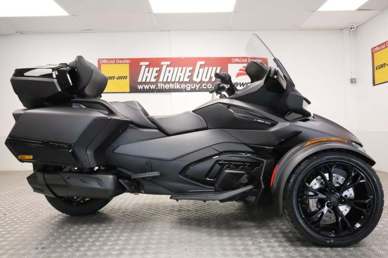 2025 Can-Am Spyder RT Limited Trike Carbon Black - IN STOCK NOW 