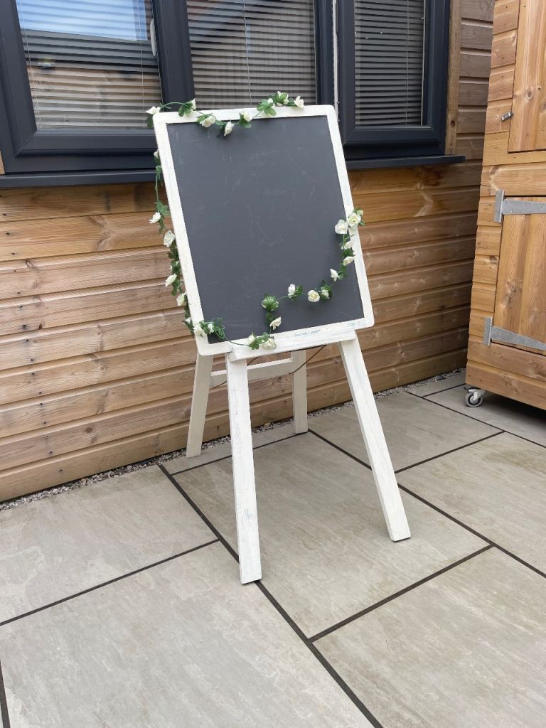 Chalkboard - easel - display stand - shabby chic - flowers 