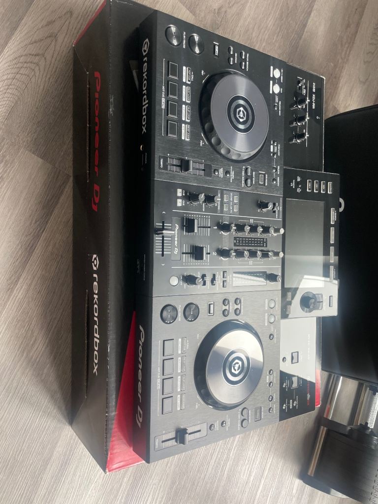 Pioneer XDJ-RR & Carry Case
