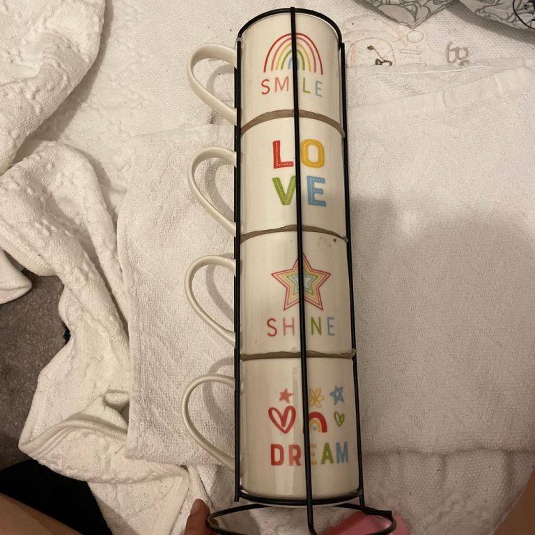 Set of 4 Stackable Mugs with Metal Stand