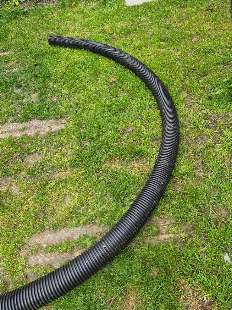  4" Plastic Ducting / drainage - Great for outside pet cages or drainage i guess :)