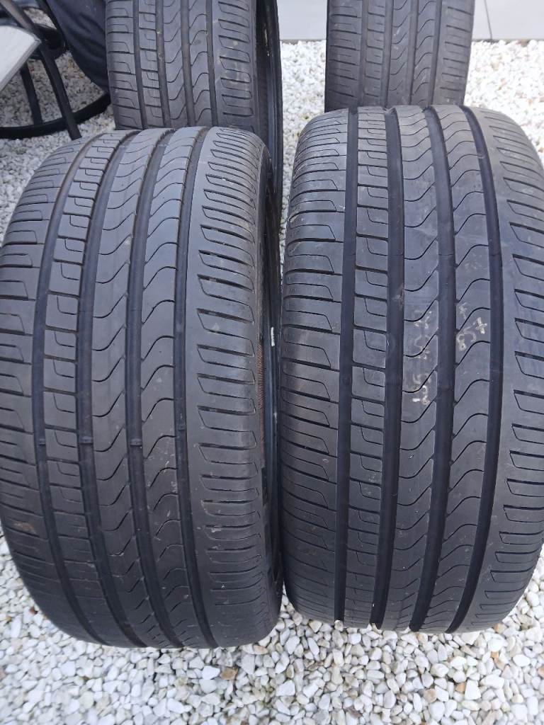4 x 285 40 21 Pirelli Tyres