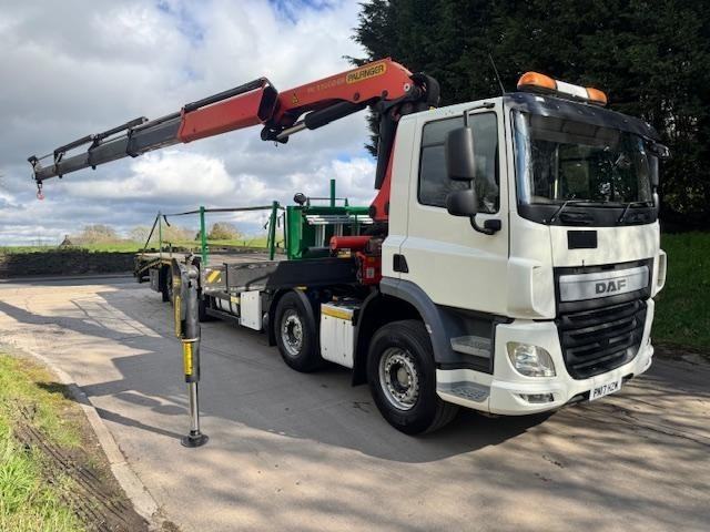 2017 DAF CF 400 E6 8X2 Cheese wedge beavertail Palfinger PK33002 remote crane