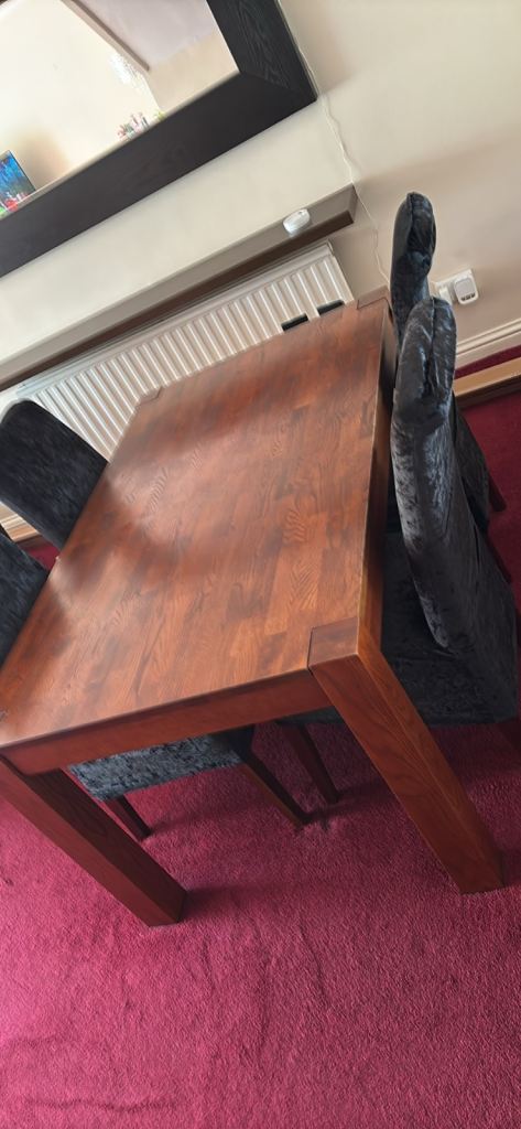 Dining table & chairs