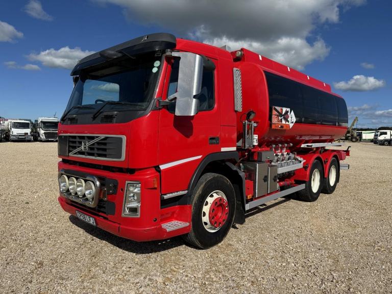 2008 VOLVO FM 380 6X4 FUEL TANKER 