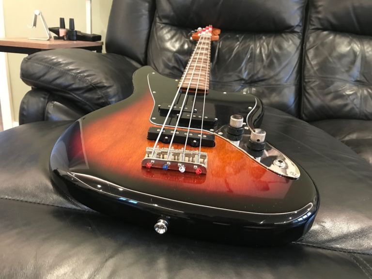 Squier Classic Vibe 70s Jaguar Bass LRL, 3-Tone Sunburst, great starter bass - rock on 🤘