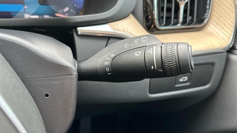 2025 Volvo XC60 2.0 B5 MHEV Plus Auto AWD Euro 6 (s/s) 5dr ESTATE Petrol/Electric Hybrid Automatic