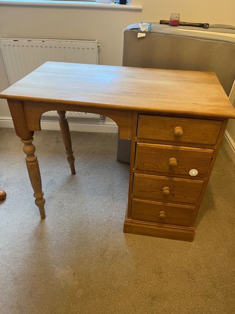 Pine dressing table
