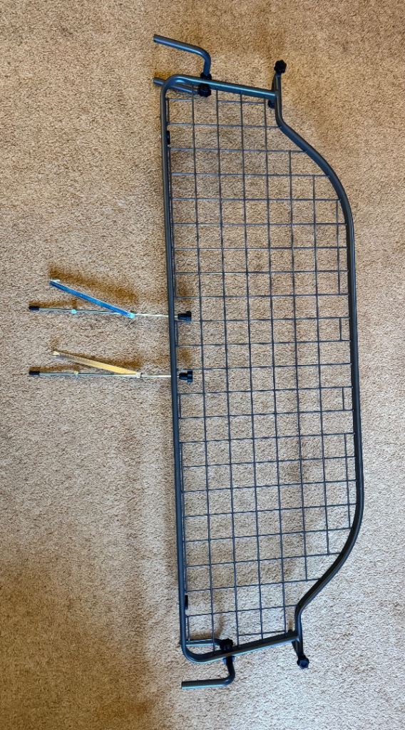 Dog guard to fit Mercedes E200