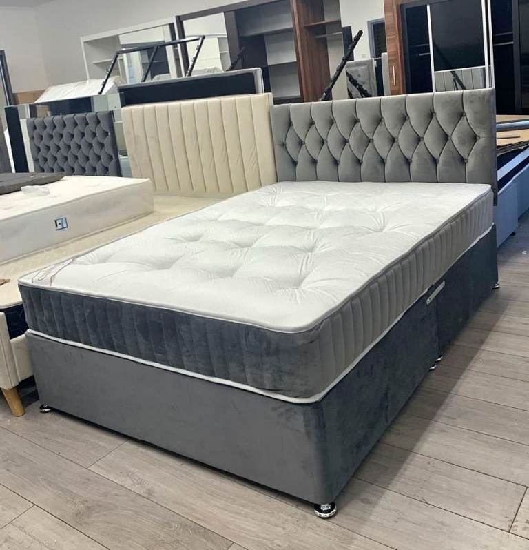 ❤❤small double size bedframe with memory mattress✔