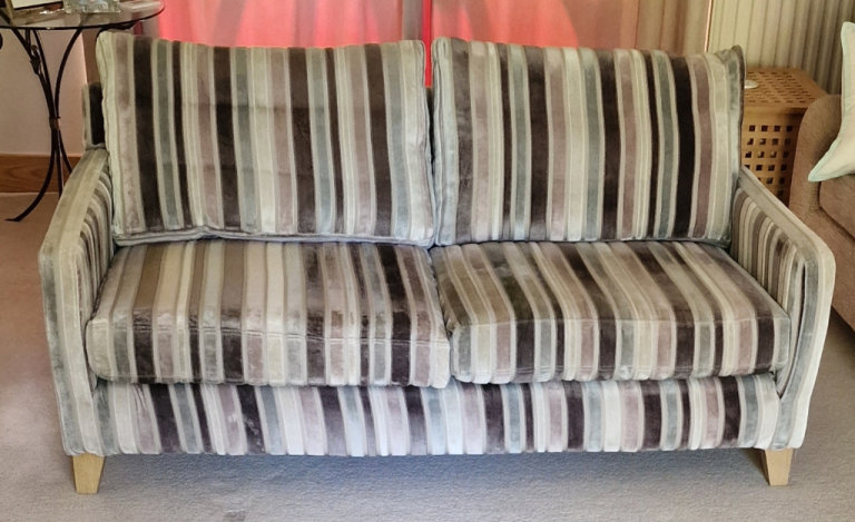 Sofa 3-seater in colour striped fabric