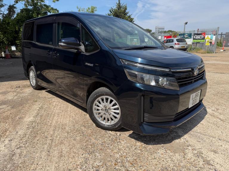 2016 Toyota Voxy 1.8 HYBRID PETROL 7 SEATER  Petrol/Electric Hybrid Automatic