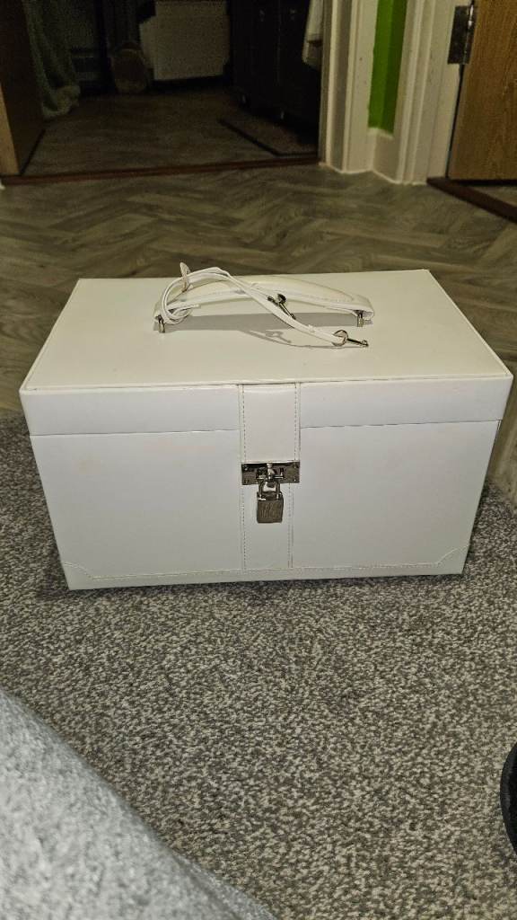 jewellery case