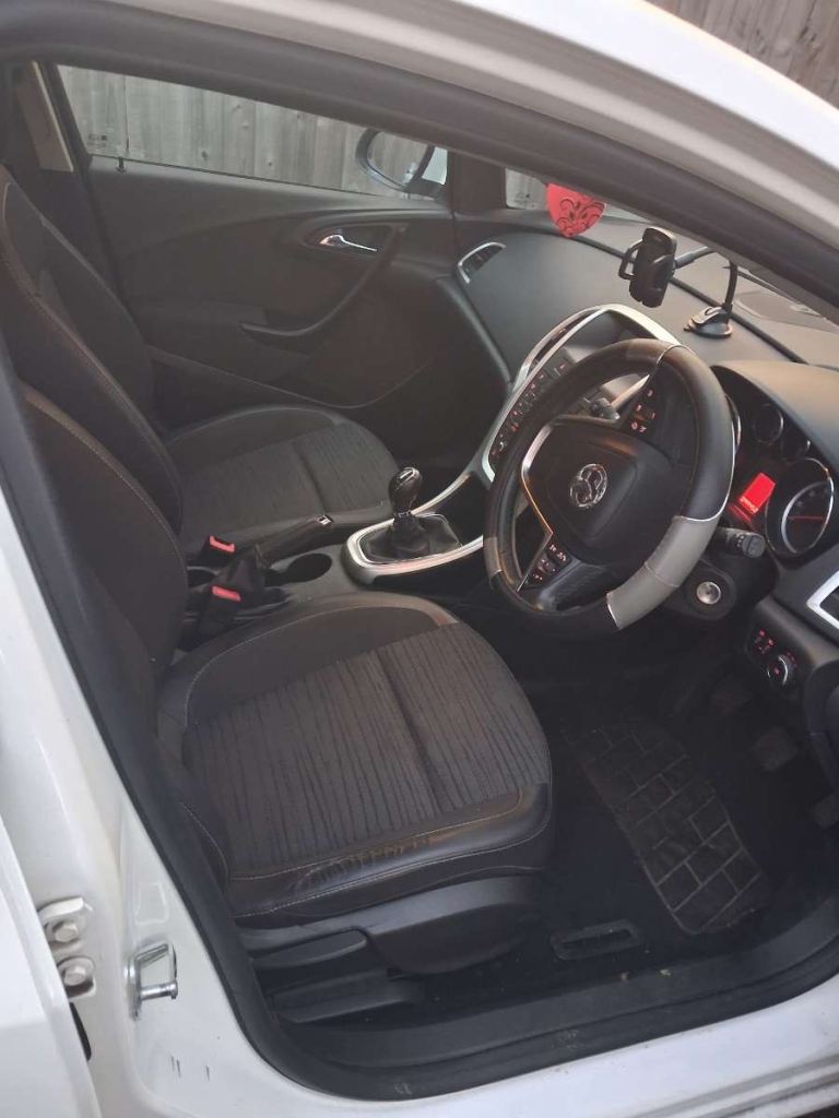 Vauxhall, ASTRA, Hatchback, 2015, Manual, 1398 (cc), 5 doors