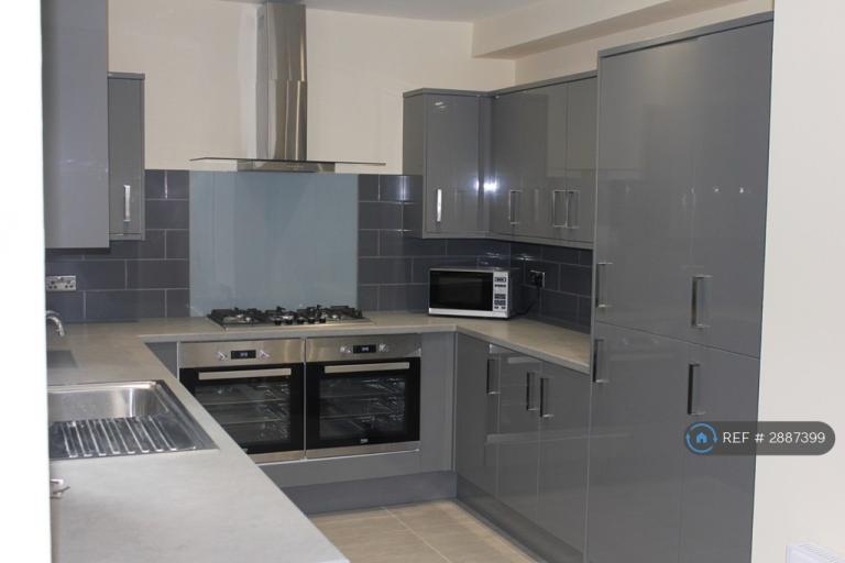 6 bedroom house in Deramore Street, Manchester, M14 (6 bed) (#2887399)