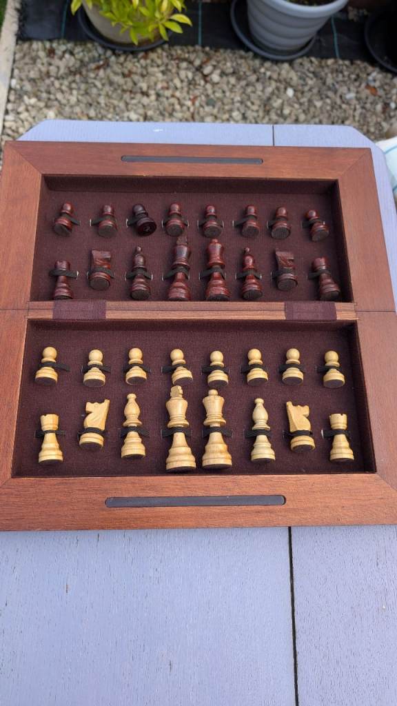 Wooden Chess Set in Foldable Board – Good Condition